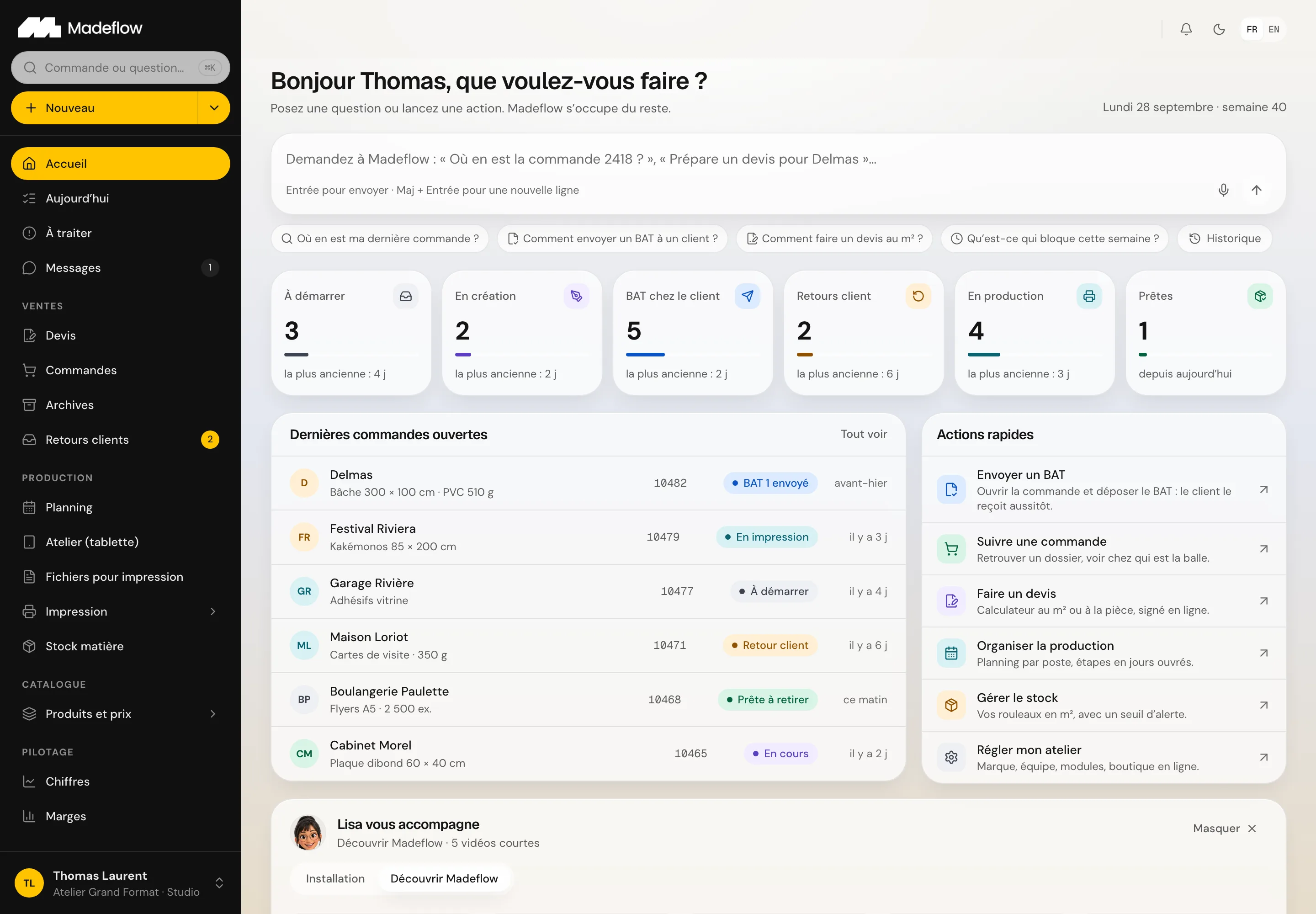 Accueil de Madeflow : la barre « Demandez à Madeflow », les commandes par étape (à démarrer, en création, BAT chez le client, retours, en production, prêtes) et les dernières commandes ouvertes